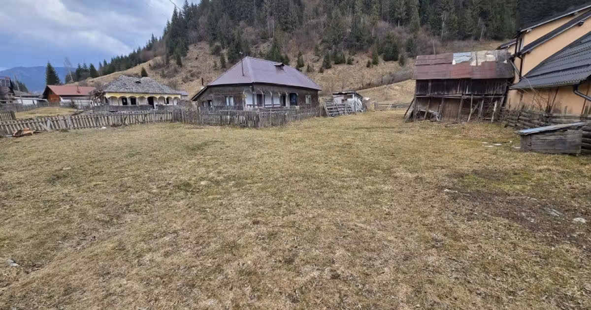 Casă individuală de vânzare cu 2 camere în Sătic