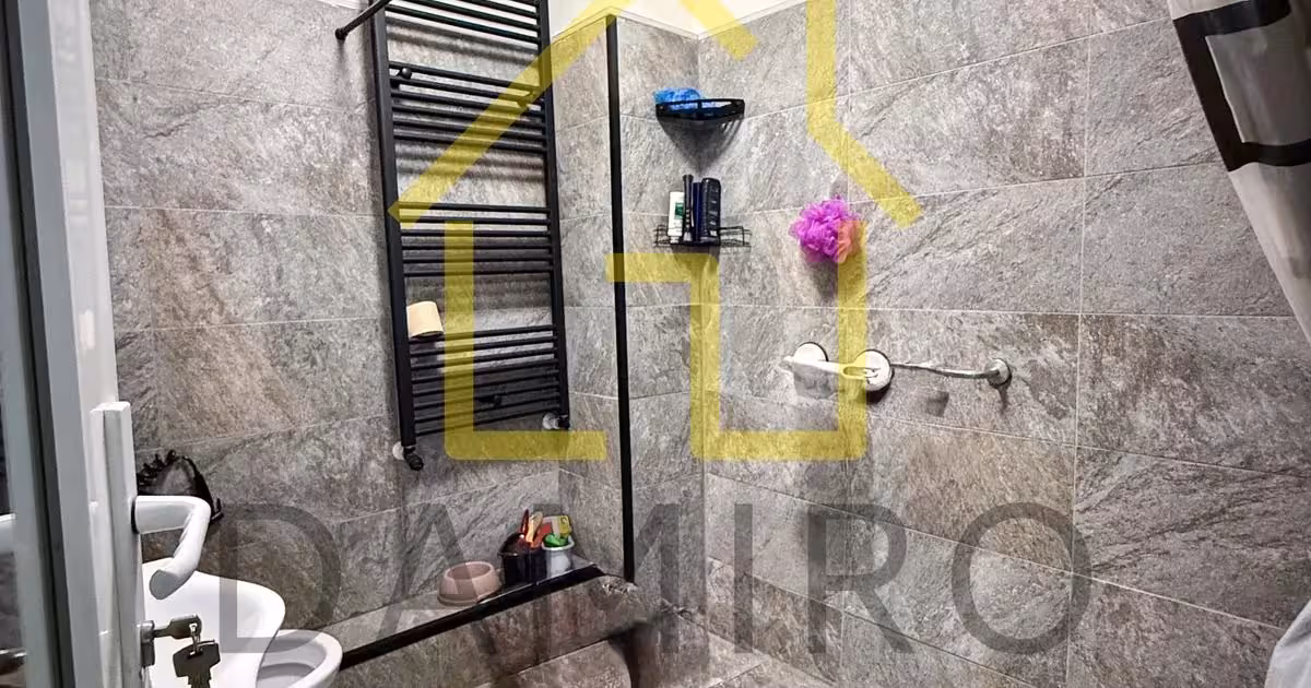 Casă de vânzare cu 9 camere în zona Vitan, Sector 3