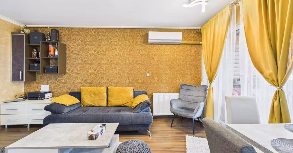 Apartament de vânzare cu 2 camere, mobilat în zona UTA, Arad