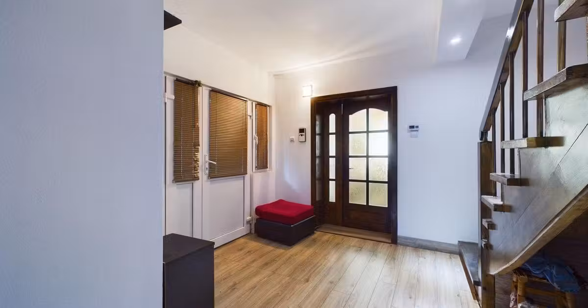 Casă individuală de vânzare cu 8 camere, mobilată în zona Crișan, Timișoara