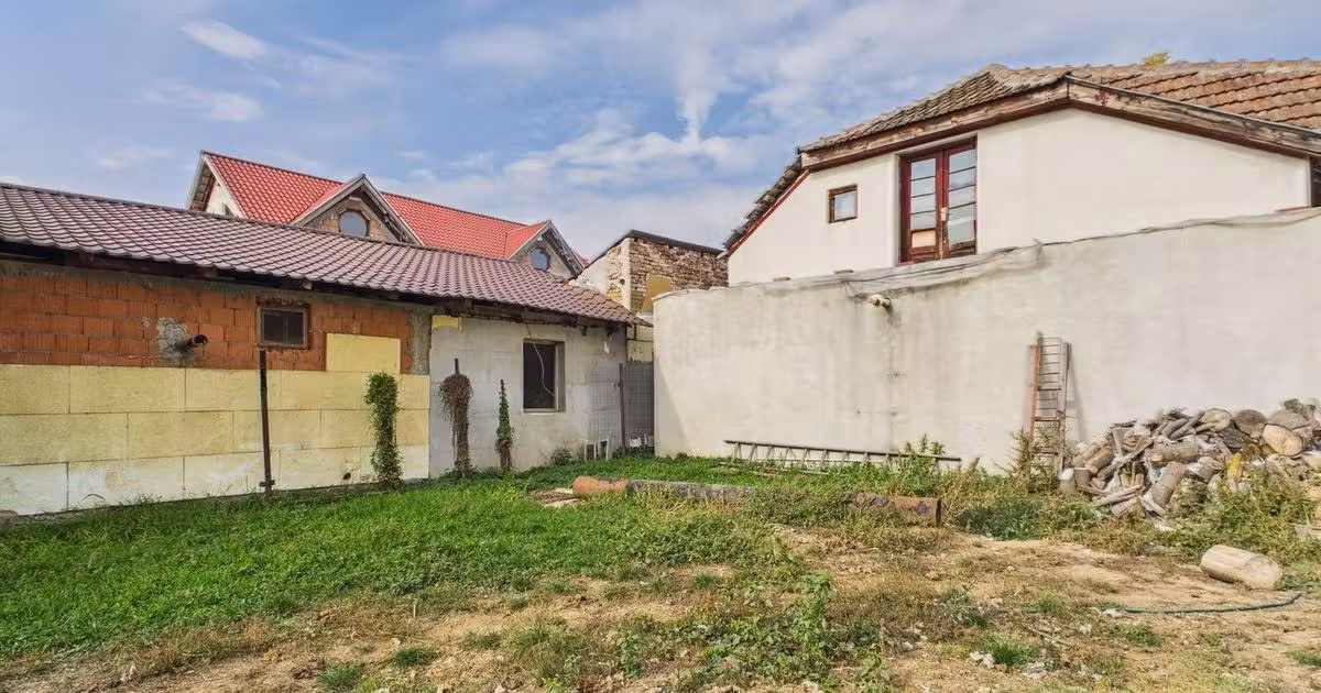 Casă individuală de vânzare cu 4 camere în zona Plopi, Timișoara