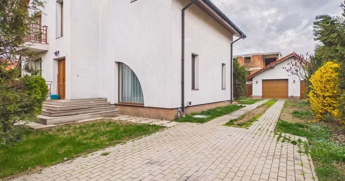 Casă individuală de vânzare cu 5 camere, mobilată în Moșnița Nouă