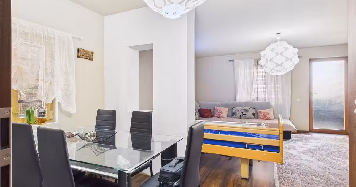 Casă individuală de vânzare cu 5 camere, mobilată în Giroc