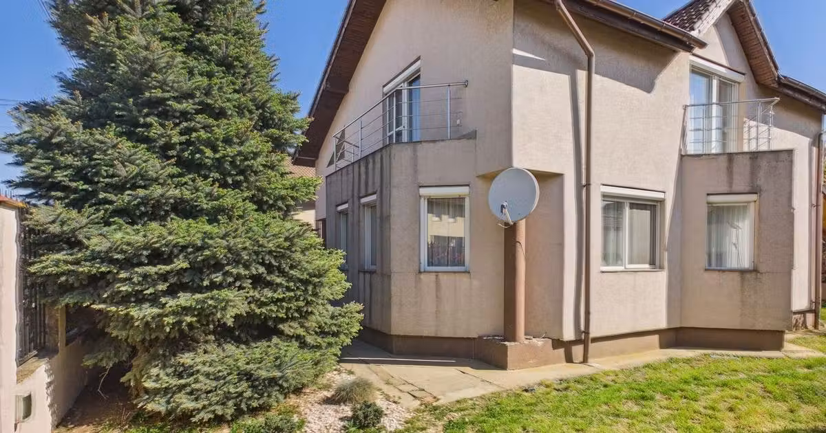 Casă individuală de vânzare cu 5 camere în Paleu