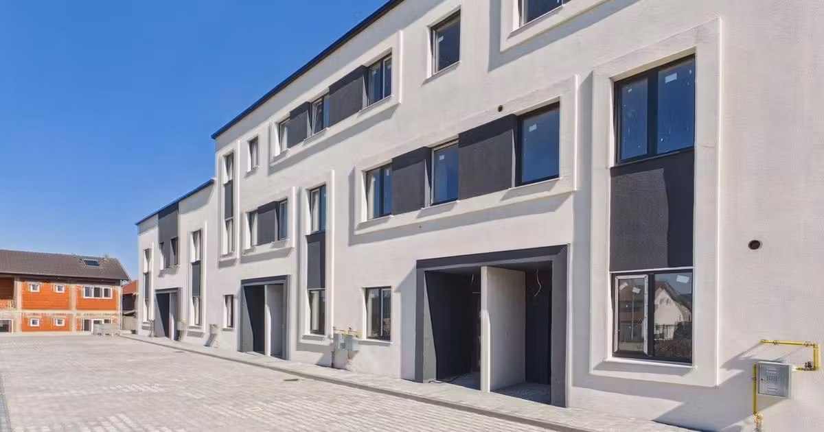 Casă de vânzare cu 4 camere în Sânmartin