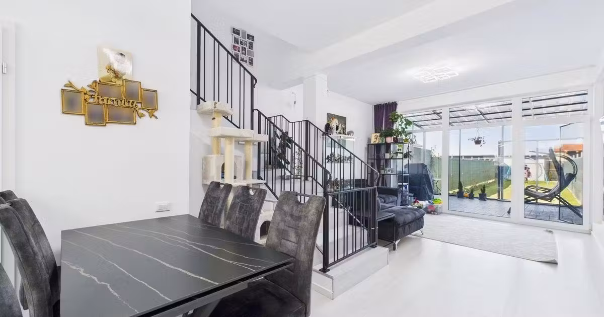 Duplex de vânzare cu 4 camere, mobilat în Săcălaz