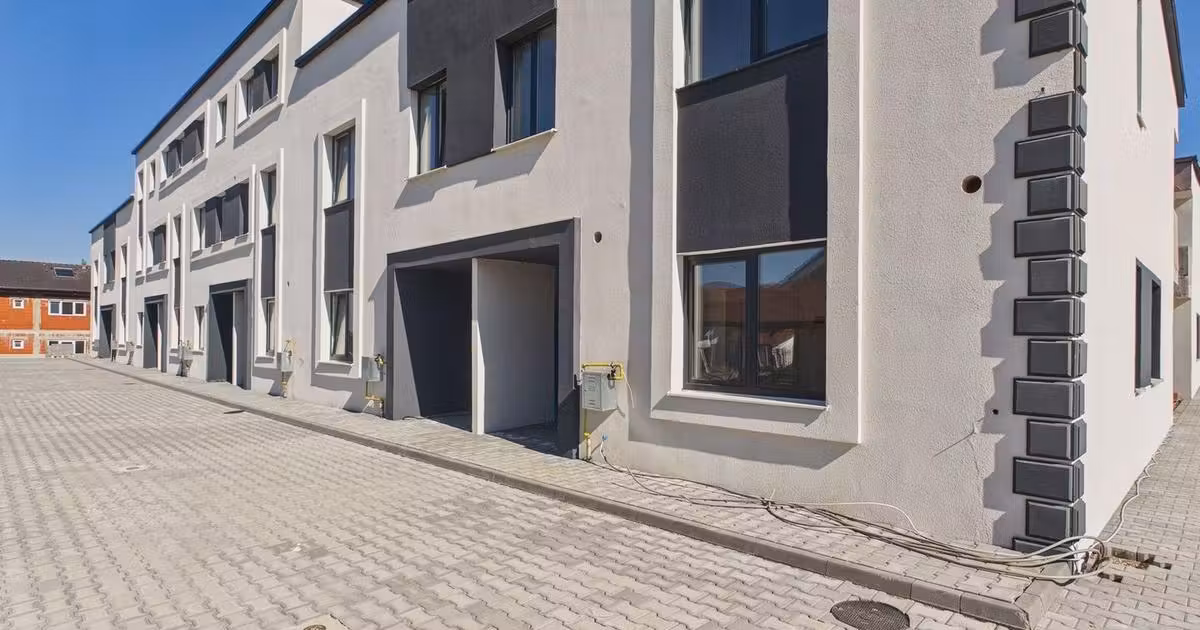 Casă individuală de vânzare cu 4 camere în Sânmartin