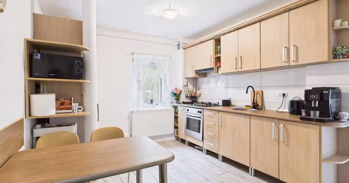 Apartament de vânzare cu 4 camere, mobilat în zona Confecții, Arad