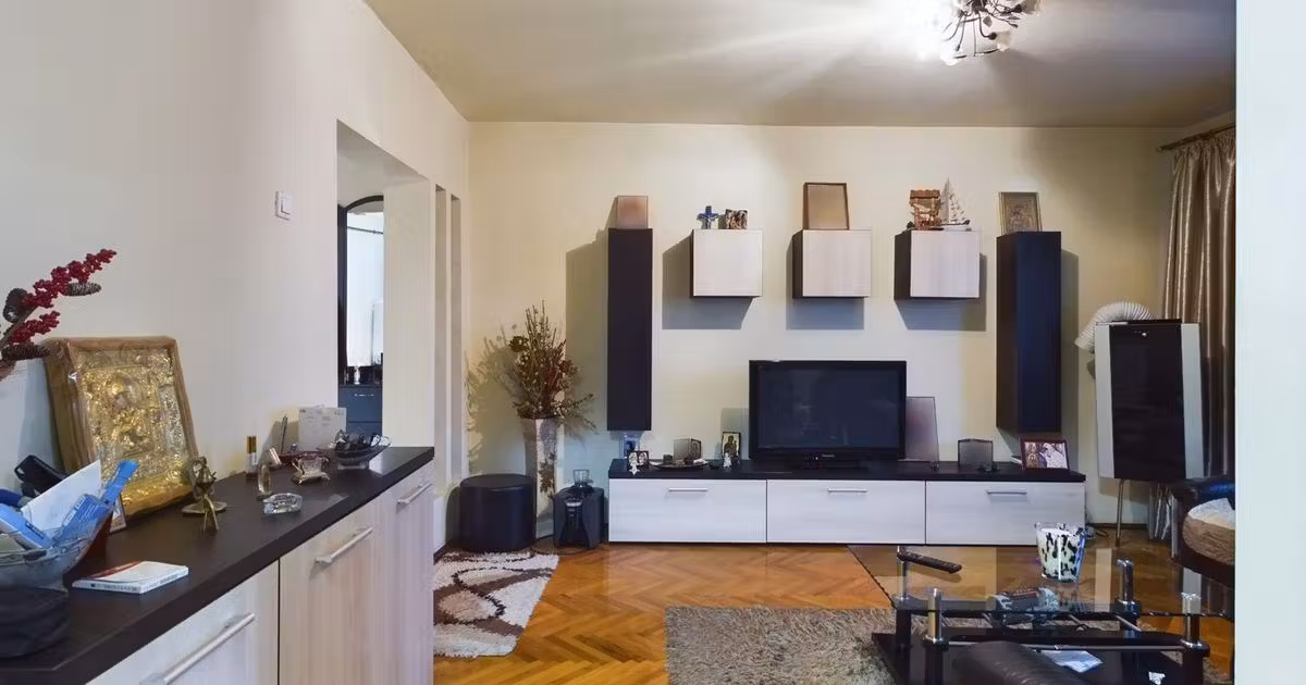 Apartament de vânzare cu 4 camere în zona Micălaca, Arad