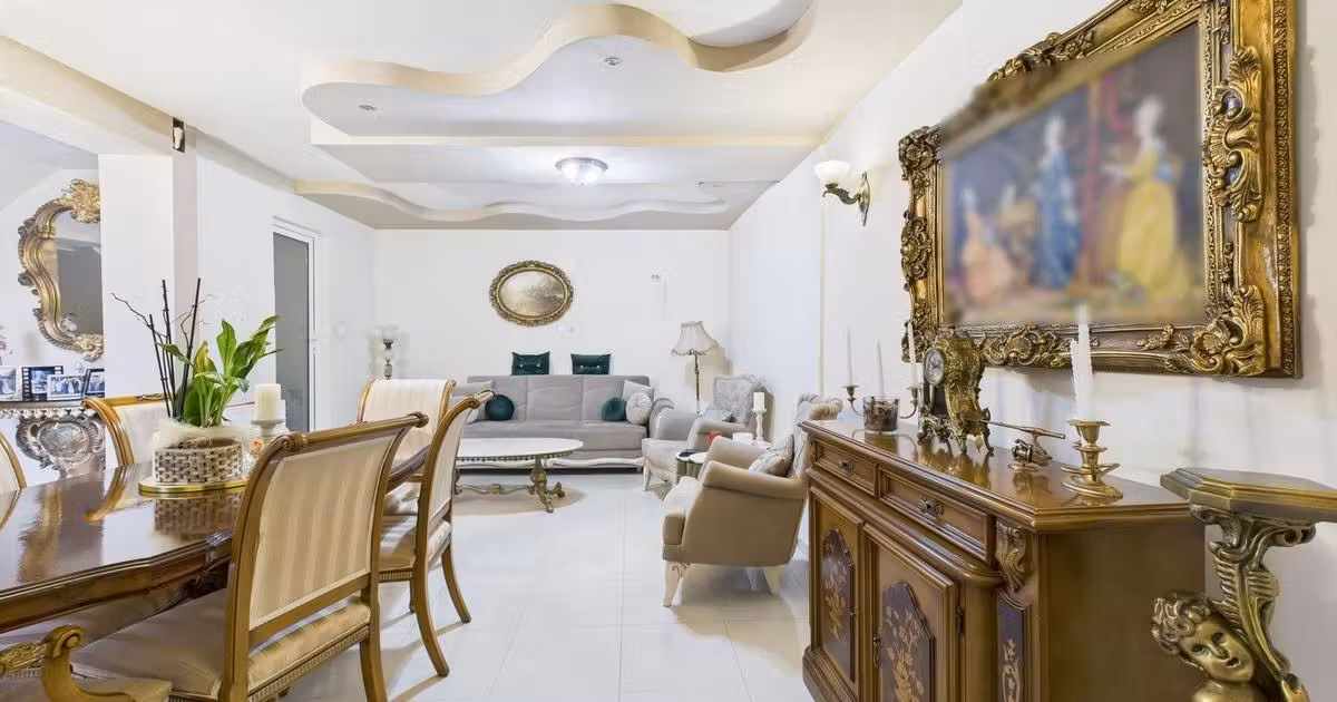 Casă individuală de vânzare cu 7 camere în zona Aurel Vlaicu, Arad
