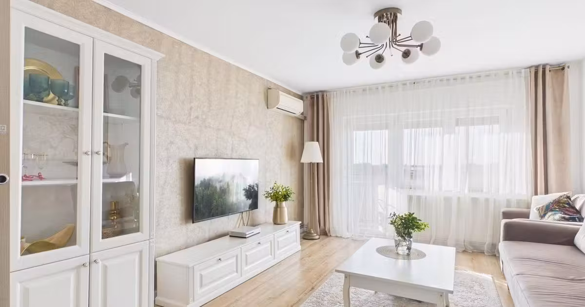 Apartament de vânzare cu 5 camere, mobilat în zona Aurel Vlaicu, Arad