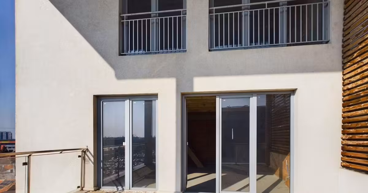 Penthouse de vânzare cu 4 camere în zona Intim, Arad