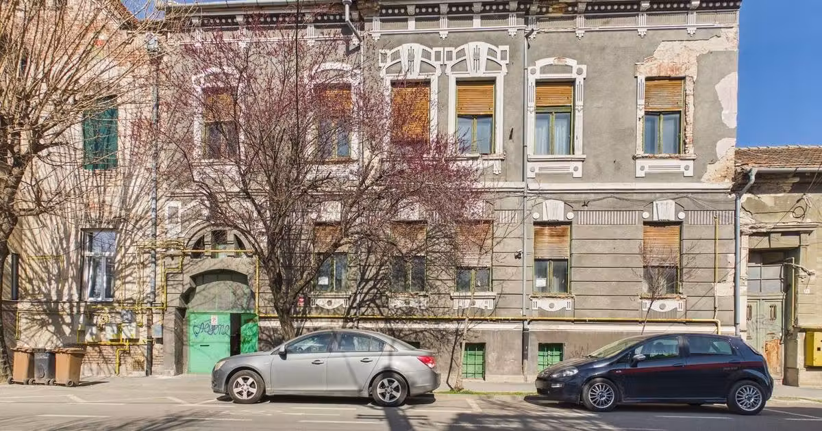 Casă individuală de vânzare cu 15 camere, mobilată în zona Central, Arad