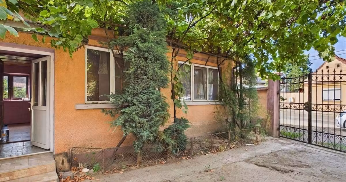 Casă individuală de vânzare cu 3 camere în Tileagd