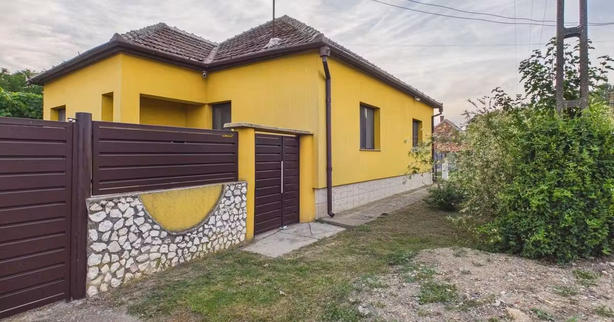 Casă individuală de vânzare cu 4 camere în Macea