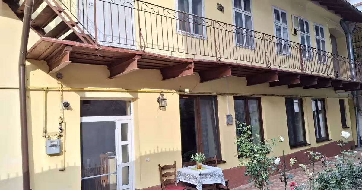 Casă individuală de vânzare cu 4 camere în zona Central, Bistrița