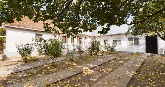 Casă Central