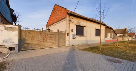 Casă Periam