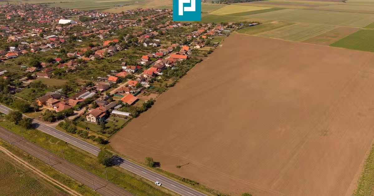 Teren agricol extravilan de vânzare de 28500 mp, în Șofronea