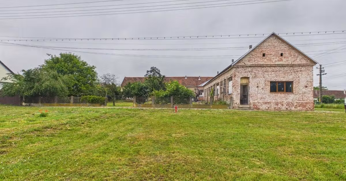 Casă individuală de vânzare cu 15 camere în Neudorf