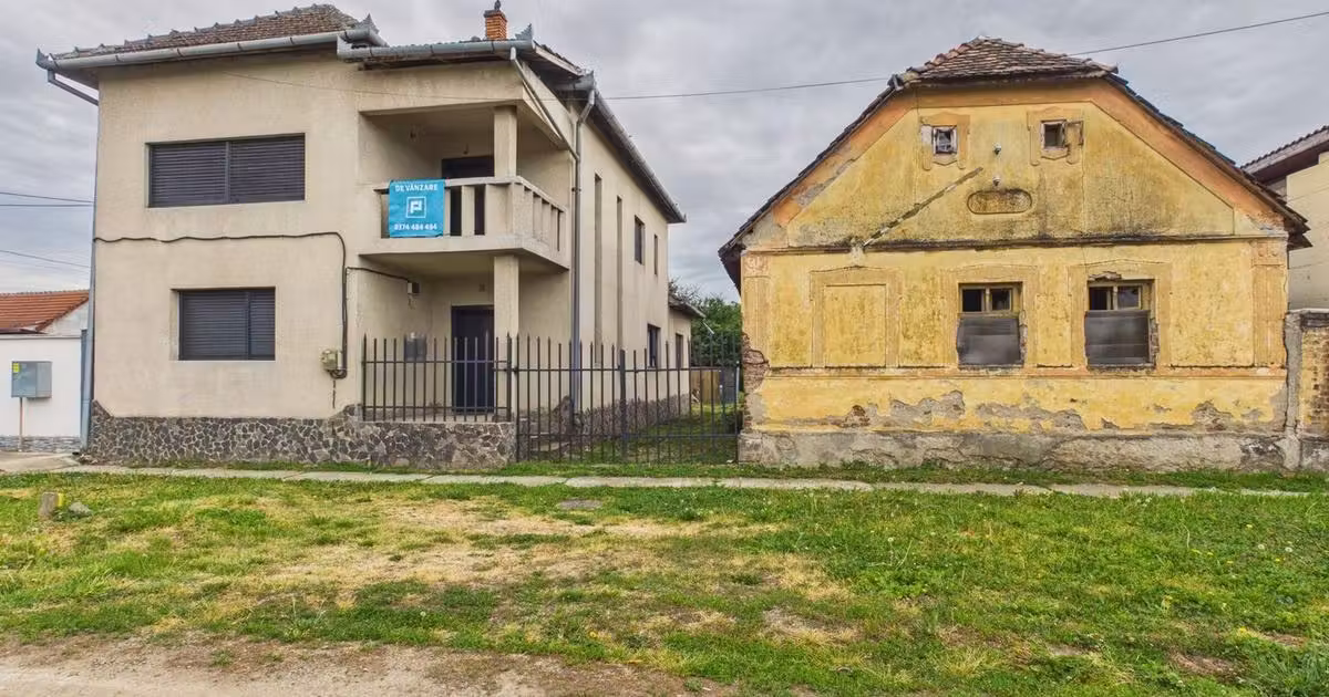 Casă individuală de vânzare cu 4 camere, mobilată în Ineu