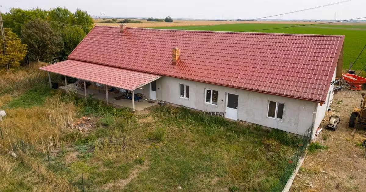 Casă individuală de vânzare cu 7 camere, mobilată în Chișineu-Criș