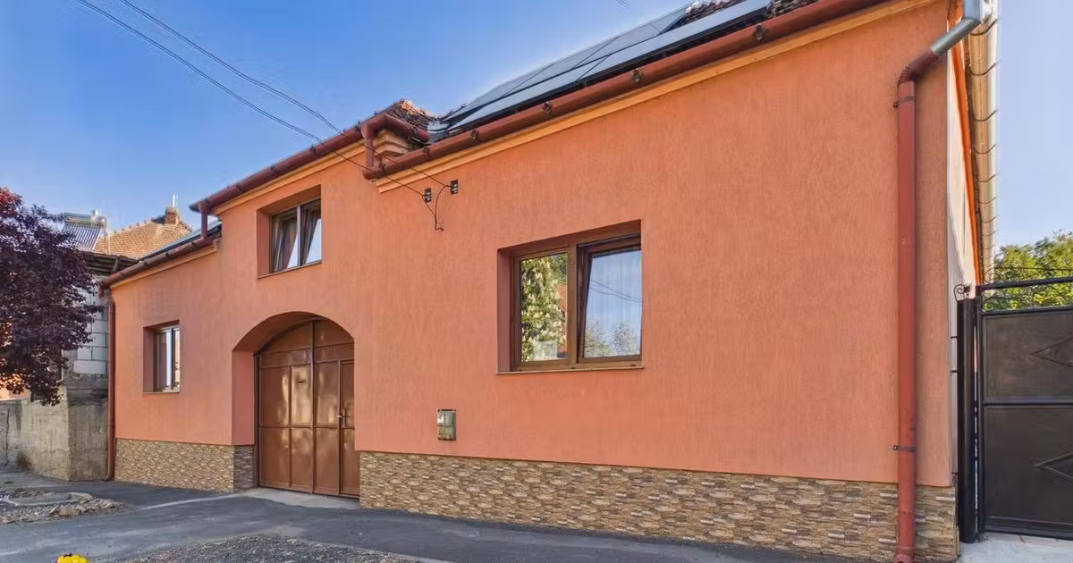 Casă individuală de vânzare cu 3 camere în Lipova