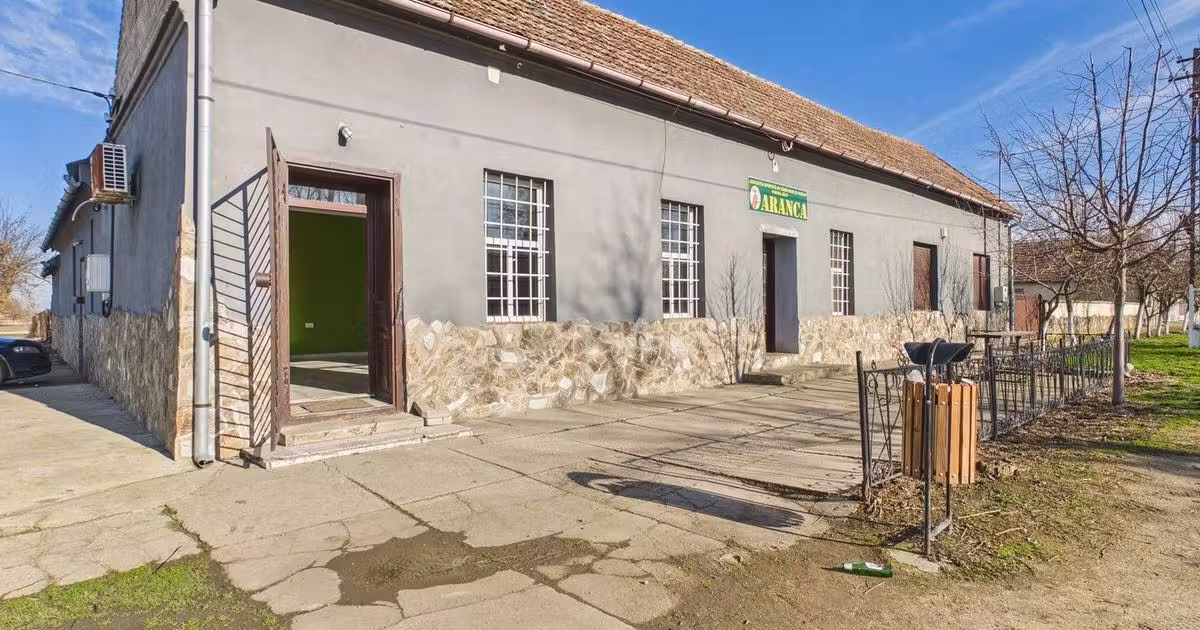 Spațiu comercial de vânzare de 225 mp, în Satu Mare