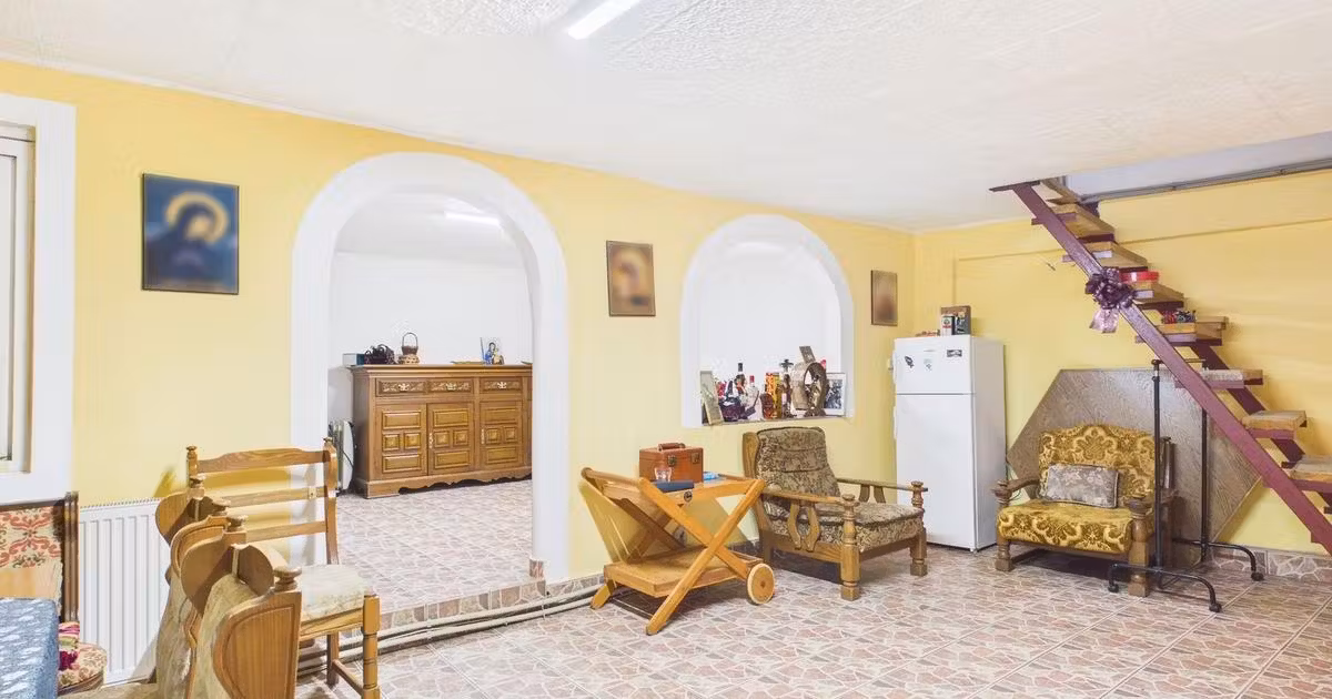 Casă individuală de vânzare cu 5 camere, mobilată în zona 3 Insule, Arad