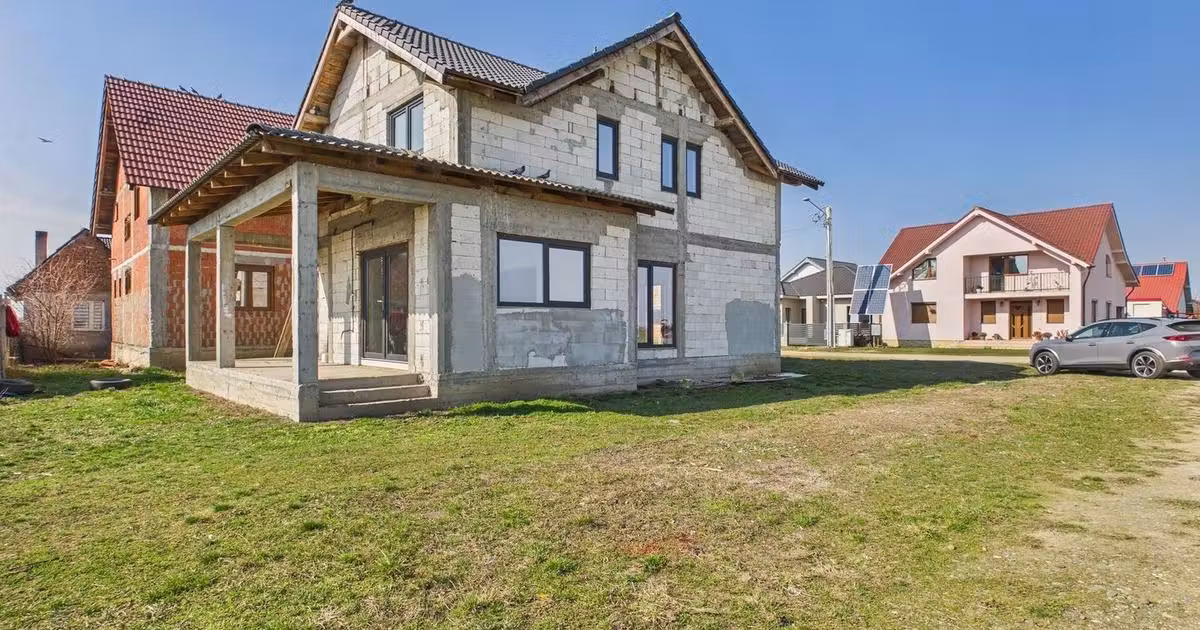 Casă individuală de vânzare cu 4 camere în Curtici