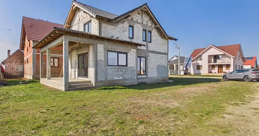 Casă Periferie