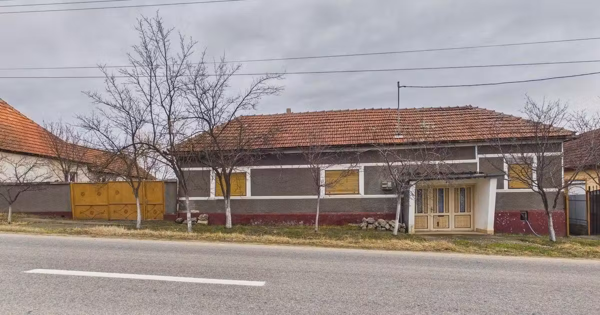 Casă individuală de vânzare cu 5 camere, mobilată în Cuied