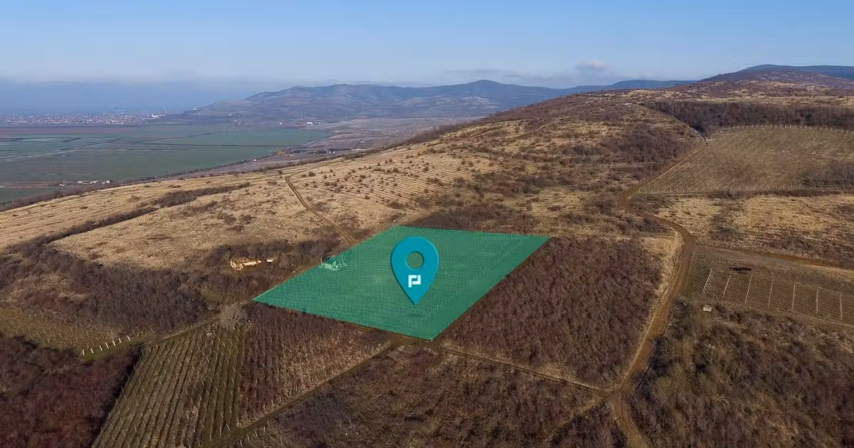Teren agricol extravilan de vânzare de 6800 mp, în Covăsinț