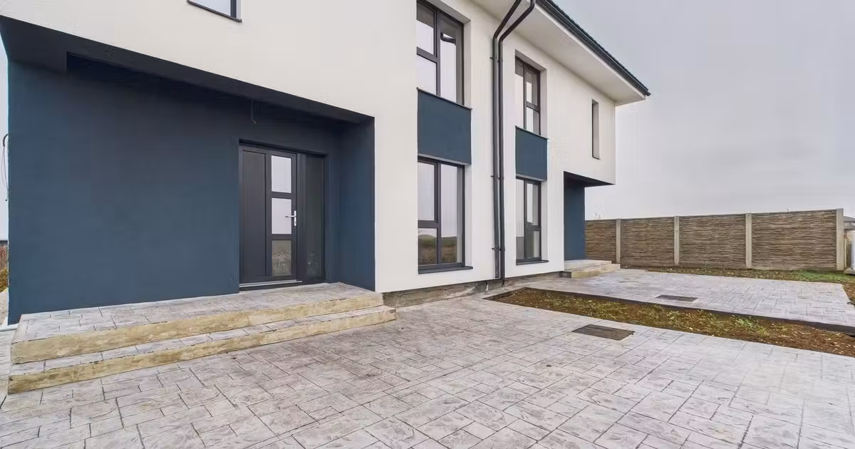 Duplex de vânzare cu 3 camere în Pișchia