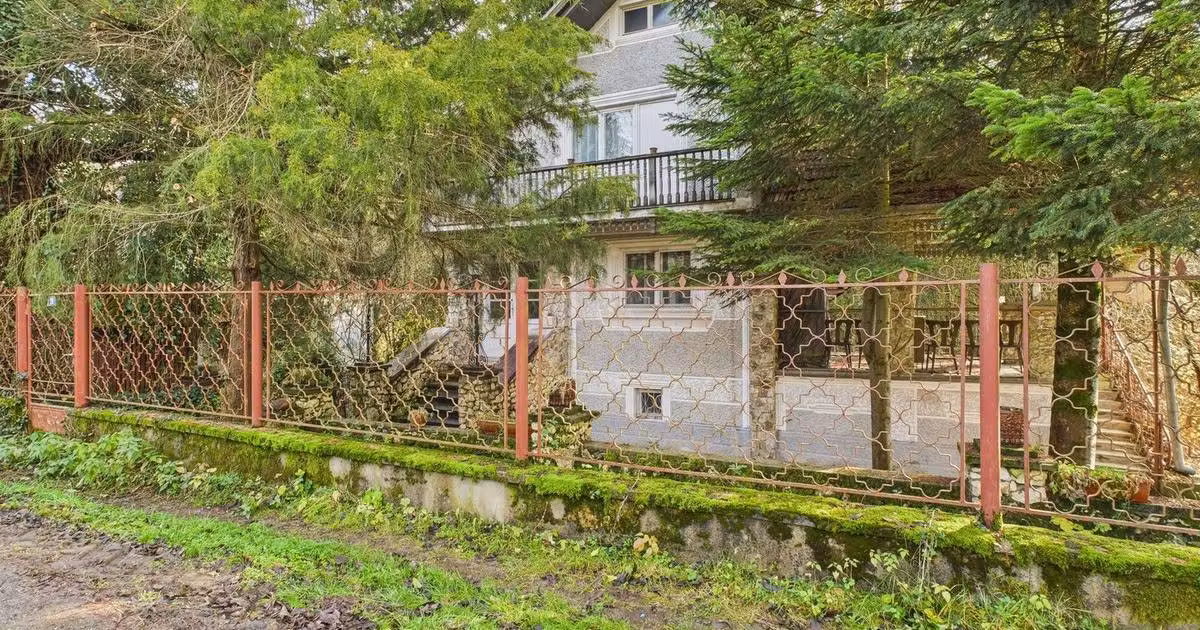 Casă individuală de vânzare cu 3 camere în Roșia Nouă