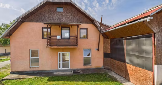 Casă Lazuri
