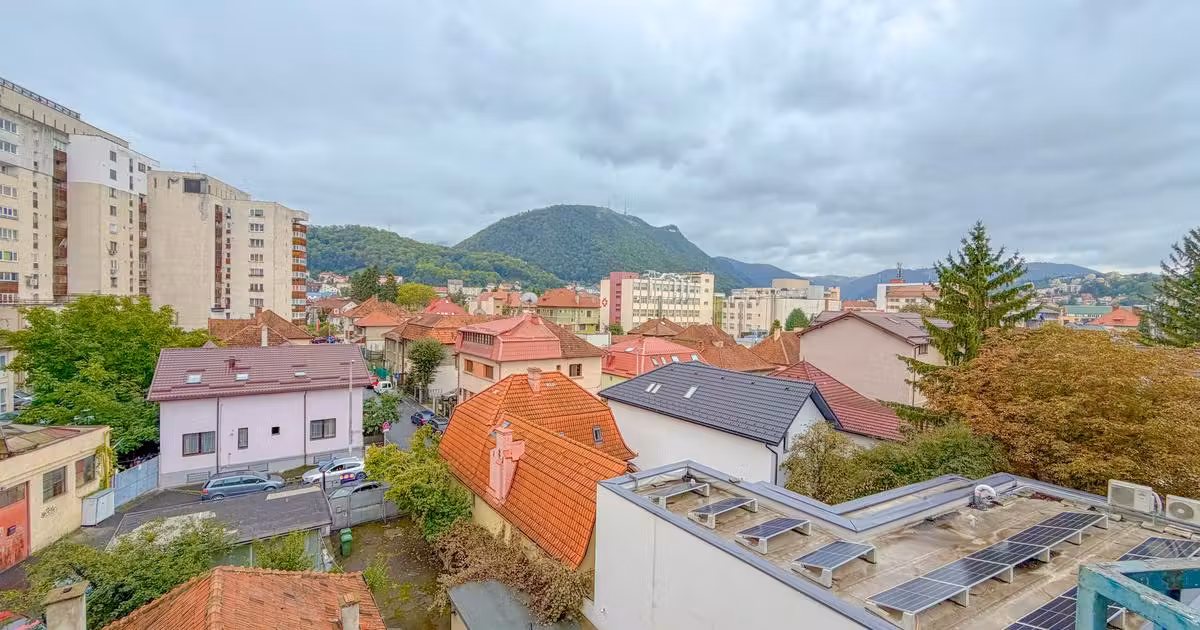 Apartament de vânzare cu 7 camere, mobilat în zona Griviței, Brașov