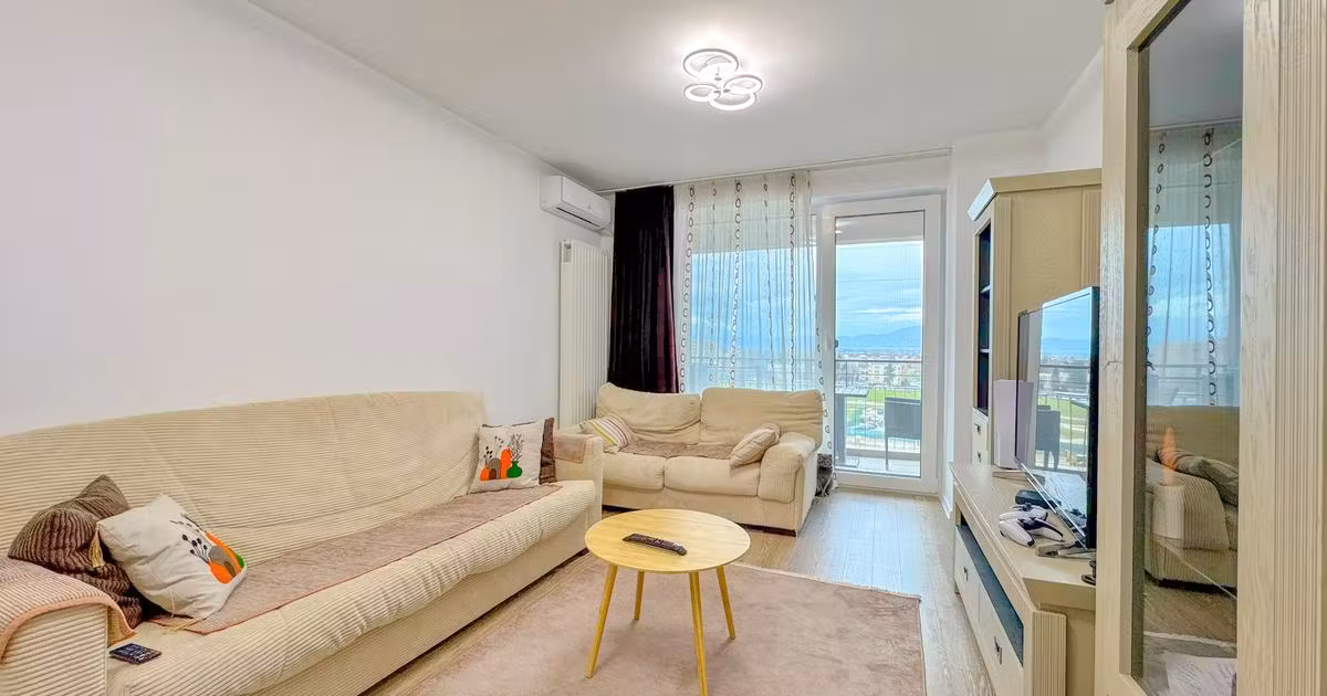 Apartament de vânzare cu 3 camere, mobilat în zona 13 Decembrie, Brașov