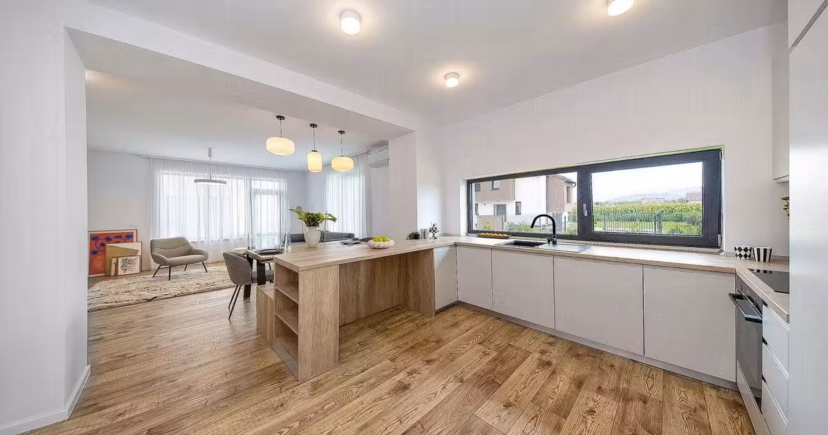 Casă individuală de vânzare cu 4 camere în zona Stupini, Brașov