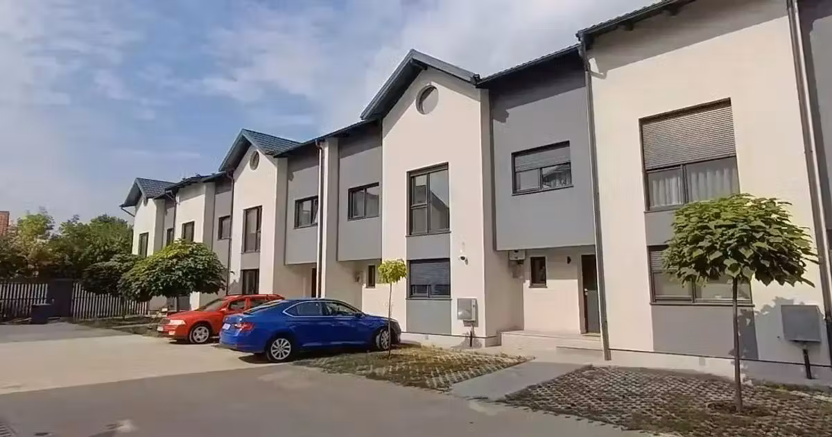 Casă de vânzare cu 4 camere în Voluntari