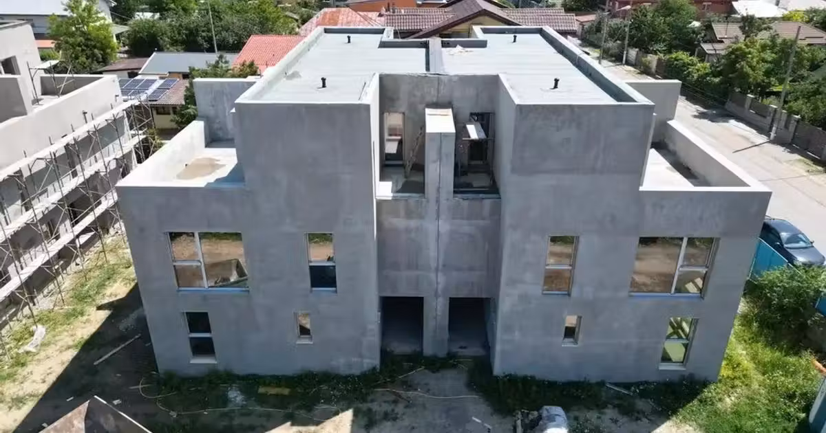 Casă de vânzare cu 4 camere în Otopeni