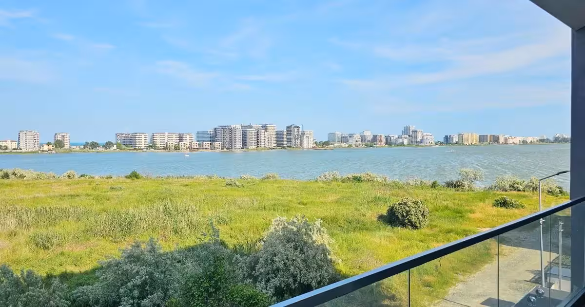 Apartament de vânzare cu 2 camere în Mamaia-Sat