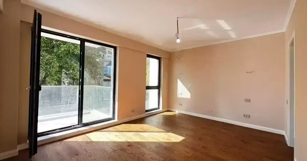 Apartament de vânzare cu 4 camere în Ultracentral