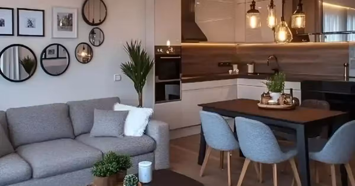 Apartament de vânzare cu 2 camere în zona Titan, Sector 3