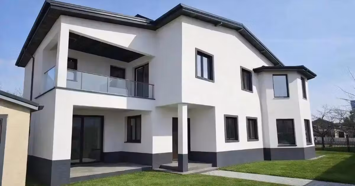 Casă de vânzare cu 5 camere în Otopeni
