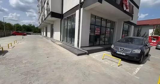 Spațiu comercial Est
