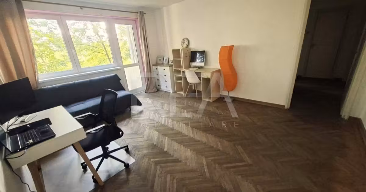 Apartament de vânzare cu 3 camere, mobilat în zona Drumul Taberei, Sector 6