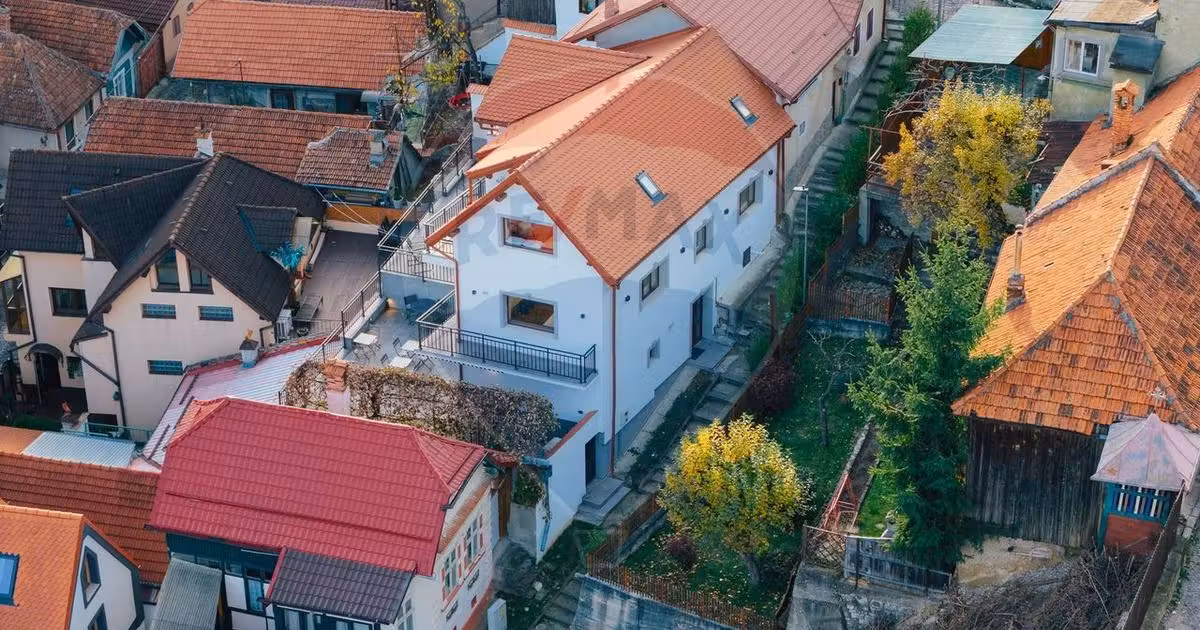 Casă individuală de vânzare cu 4 camere, mobilată în zona Schei, Brașov