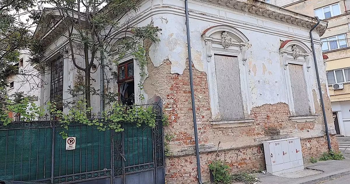 Casă de vânzare cu 18 camere în zona Unirii, Sector 3
