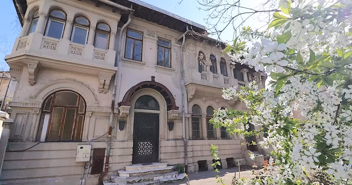 Casă de vânzare cu 24 camere în zona Universitate, Ultracentral